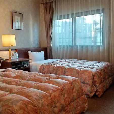 Leo Plaza Hotel Szaszebo Kültér fotó