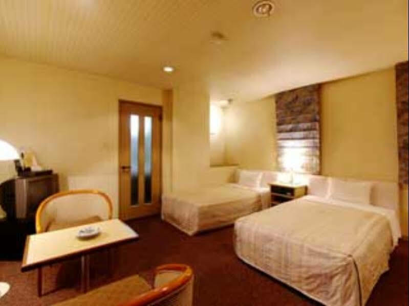 Leo Plaza Hotel Szaszebo Kültér fotó