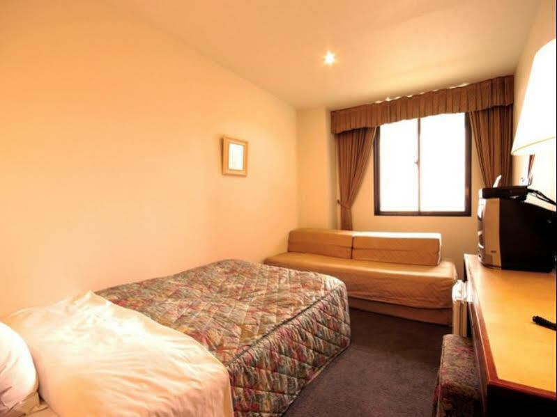 Leo Plaza Hotel Szaszebo Kültér fotó